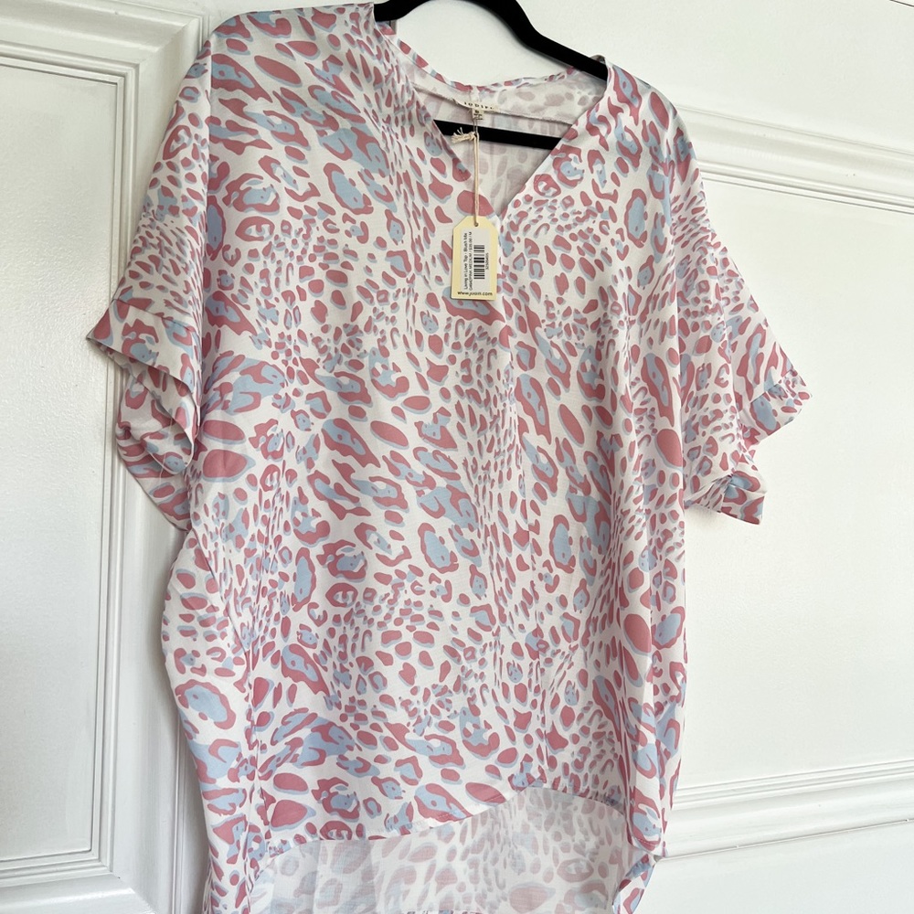 NWT Jodifl v-neck high low short sleeved shirt